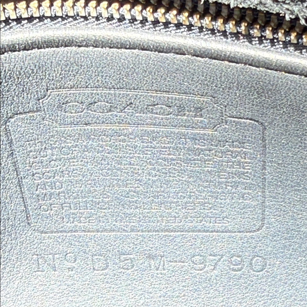 Coach Vintage Classic Legacy City Bag #9790 in Black Glove-Tanned Leather. - Picture 2 of 2